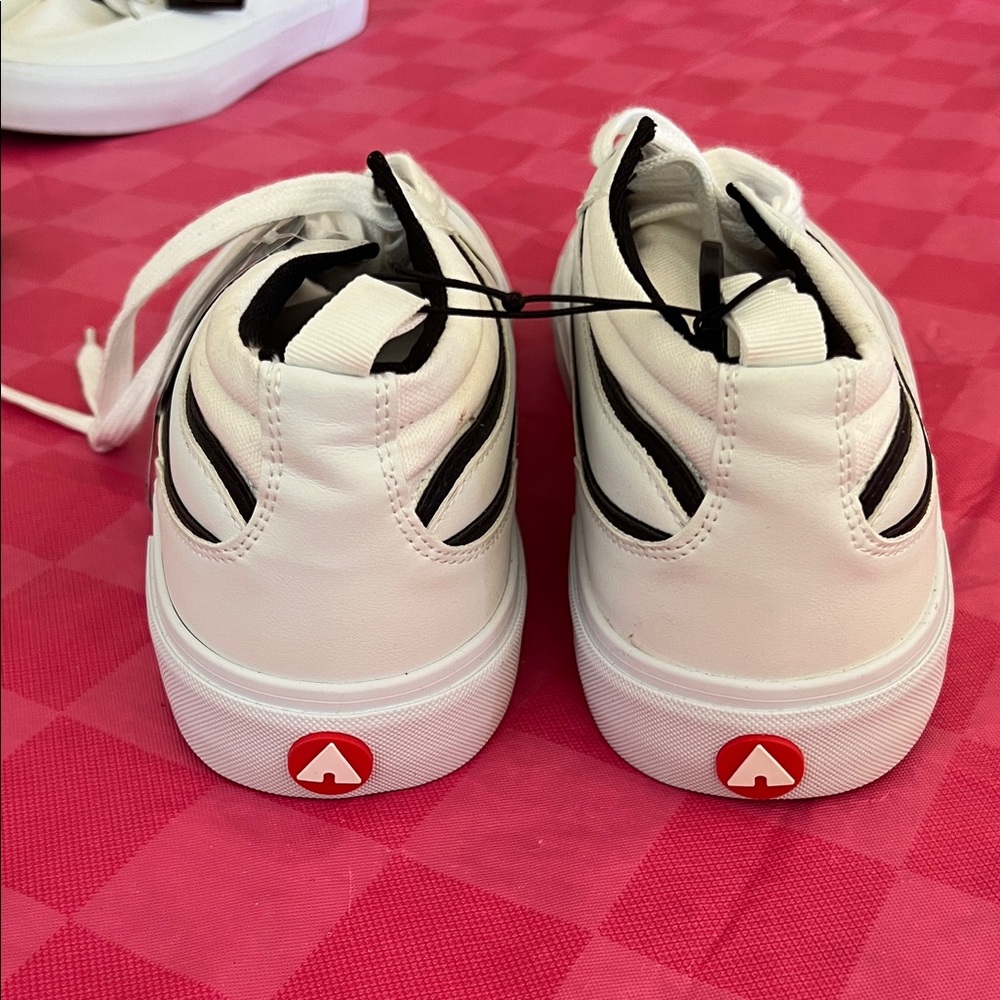 Airwalk White and Black Sneakers - Picture 3 of 4